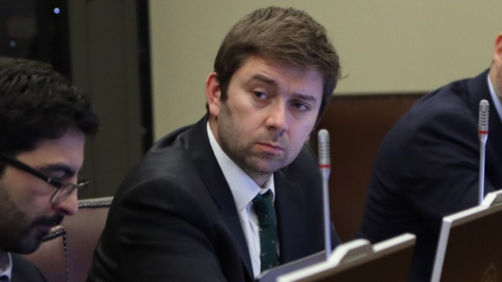 Diputado Jaime Coloma respalda ley anti-encapuchados y pide penas más severas para quienes oculten su identidad al delinquir